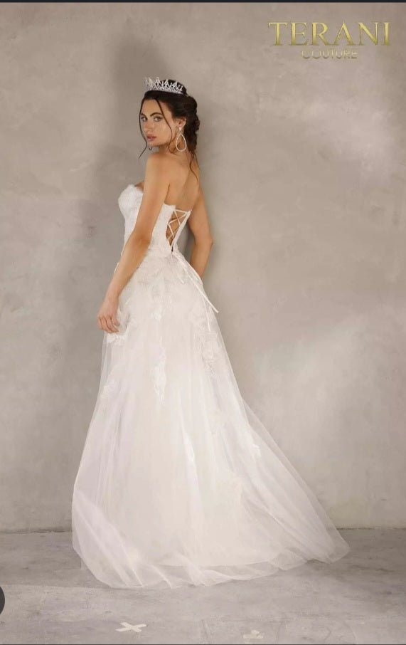 Strapless Plunging V-Neckline Embroidered A-Line Dress – 2111P4055