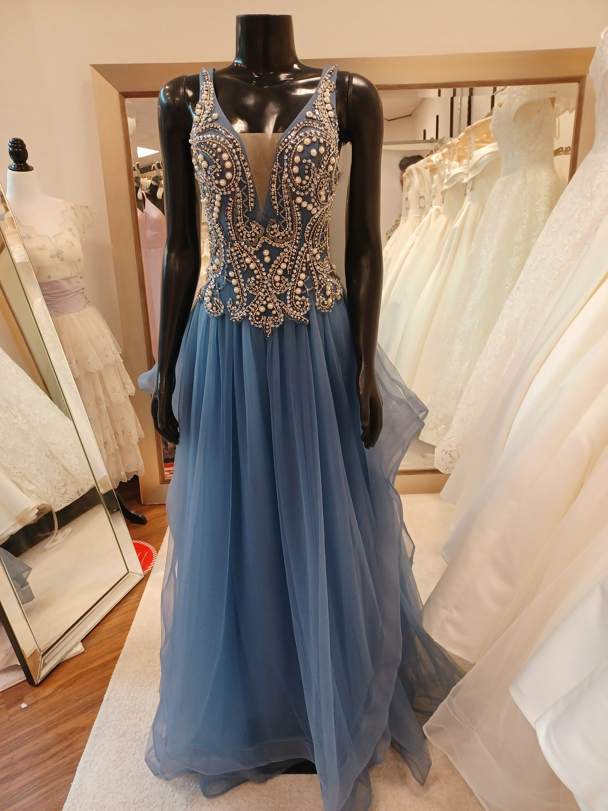 P009-Hand-Embellished Chiffon&Tulle Multi-Teared Gown