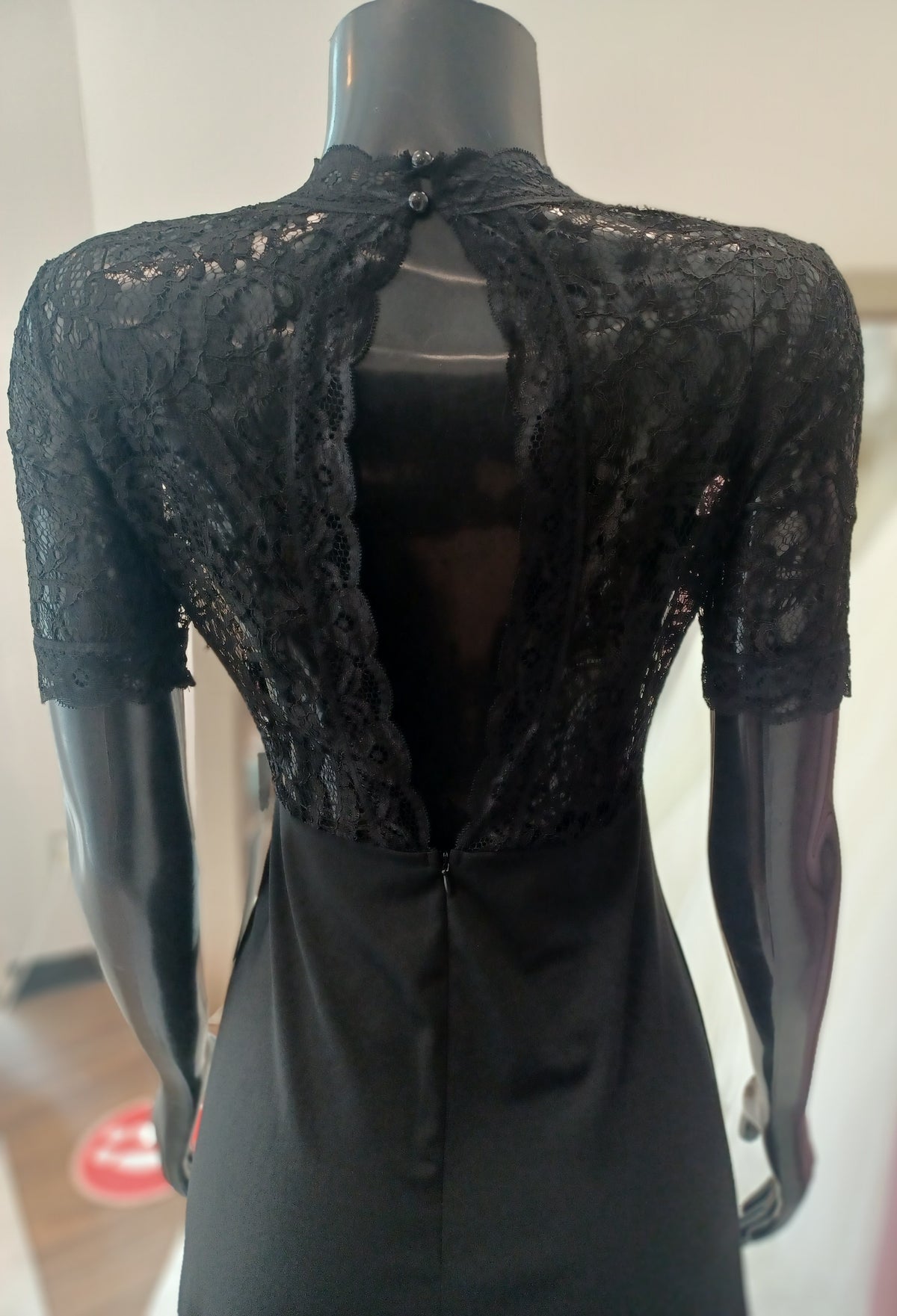 LBD007- Short Sleeve Lace Mini Dress with Keyhole  Open Back