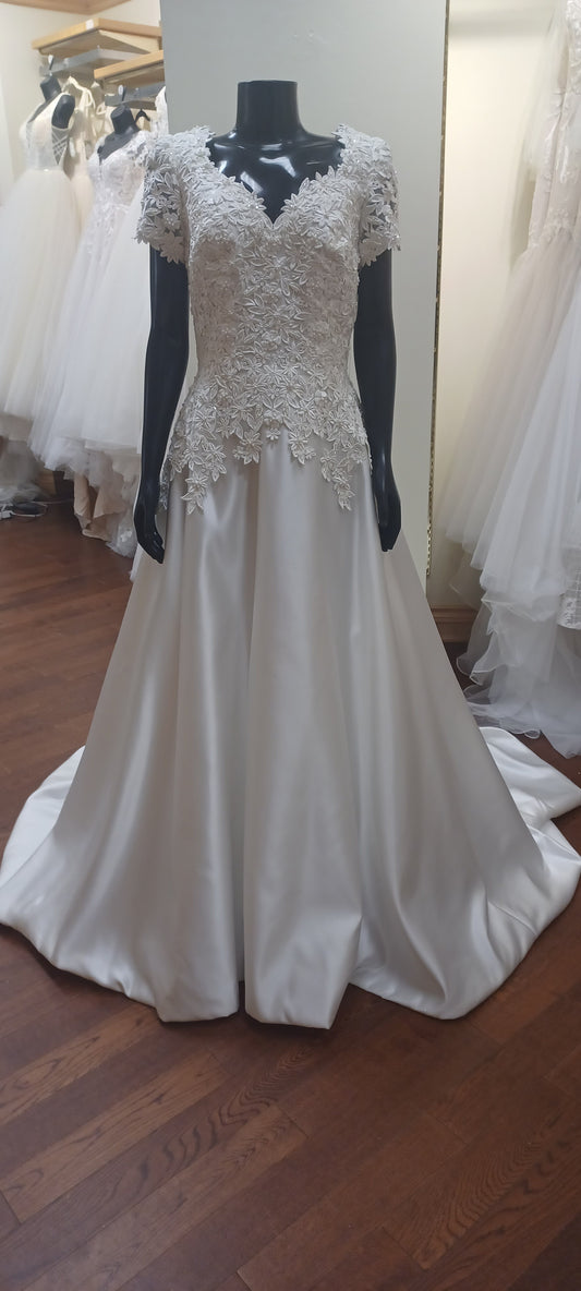 2205 - Morilee wedding gown
