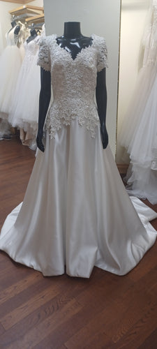 2205 - Morilee wedding gown